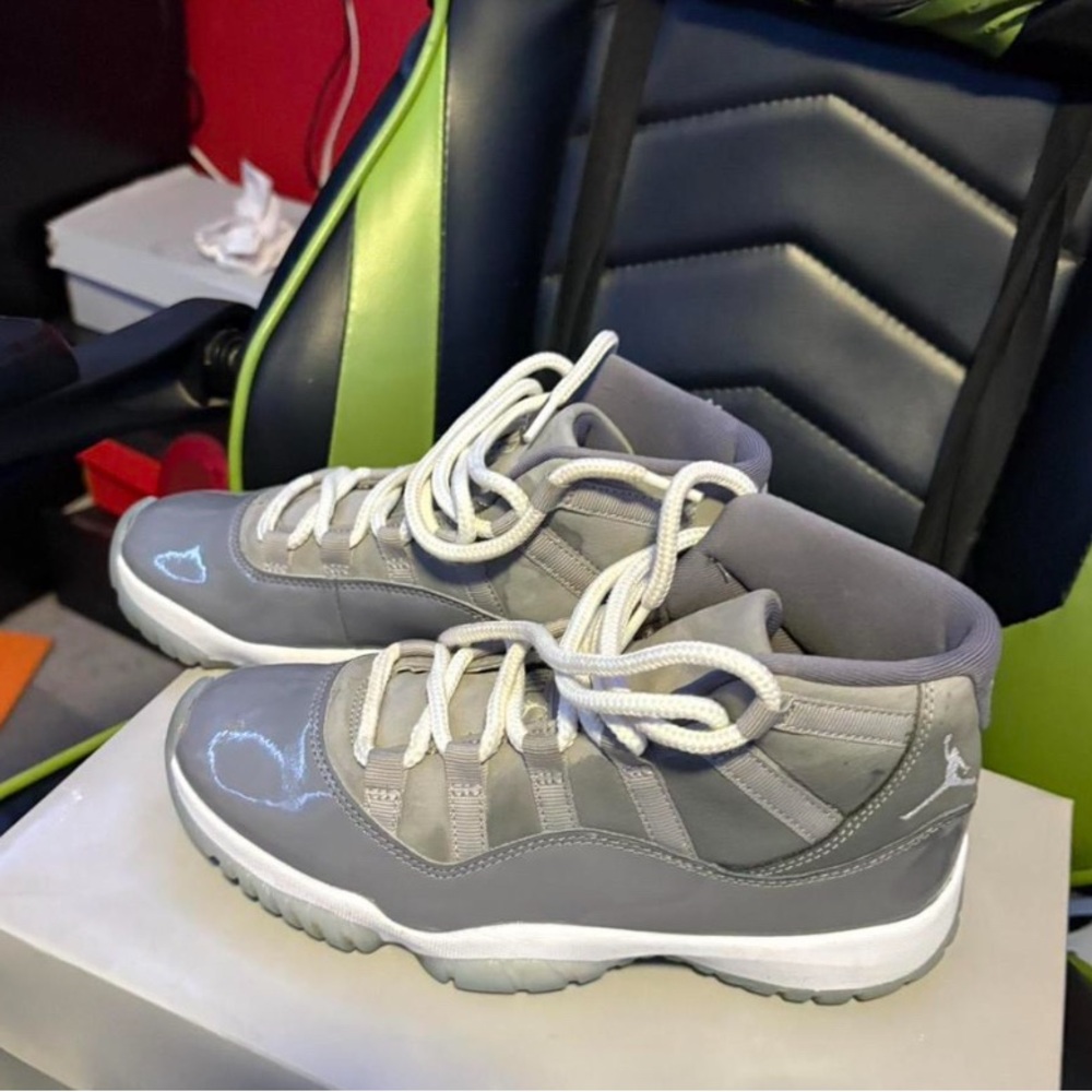Jordan 11 Retro in Gray and White